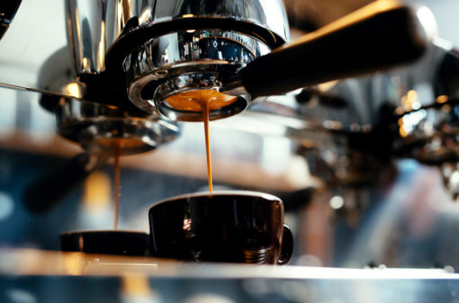 10 curiosidades sobre a bebida para contar durante o cafezinho