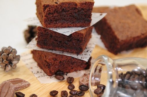 Confira receita de brownie fácil que leva café e nozes