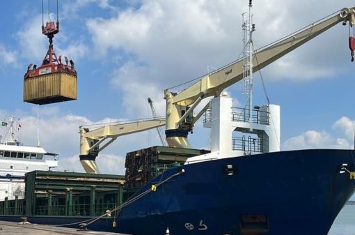 Com crise na logística marítima, empresas adaptam exportações