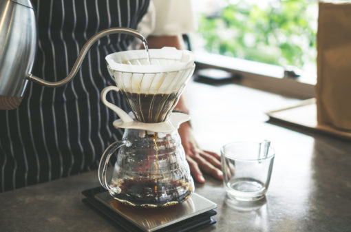 Consumir café coado com filtro de papel pode diminuir risco de morte prematura